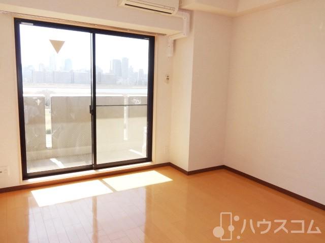 地下鉄御堂筋線 西中島南方駅 徒歩5分 10階建 築20年の居間写真