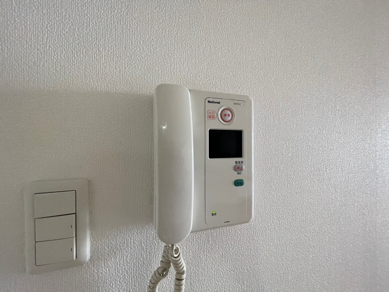 セキュリティ　ＴＶモニター付インターホンです。来客者の顔が見えるので安心！