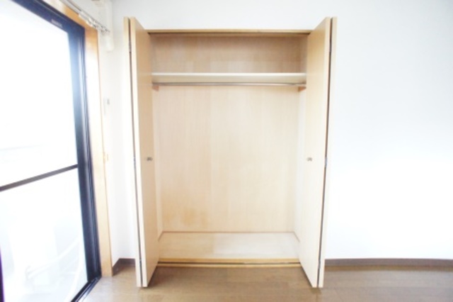 収納　増えがちな荷物をスッキリ収納できる大きめの収納です♪