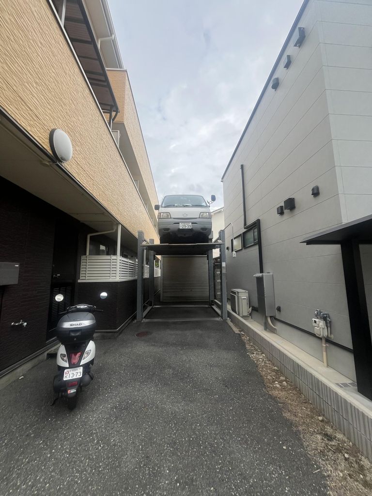 駐車場　駐車場