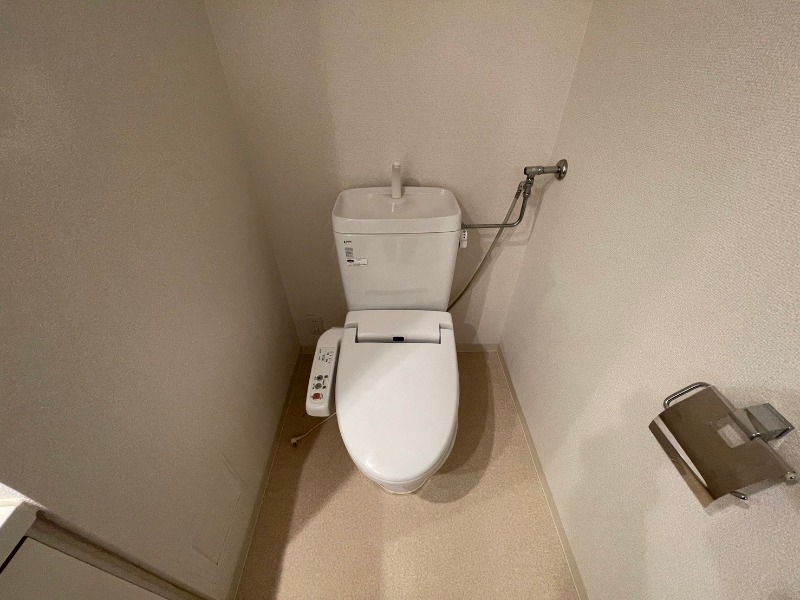 トイレ　ウォシュレット機能がついたトイレ。安心して使用できますね。