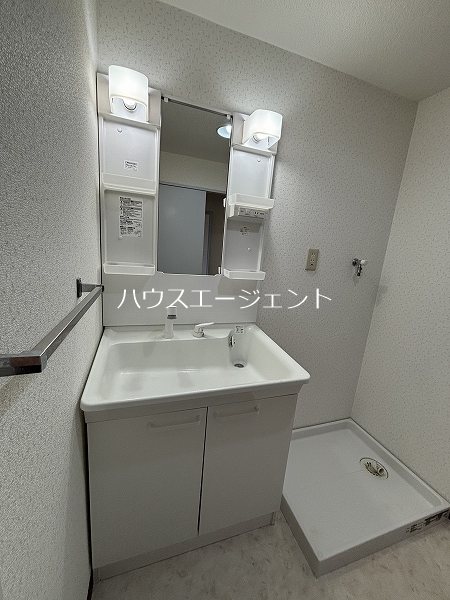 洗面設備　独立洗面台付で、身だしなみもバッチリ