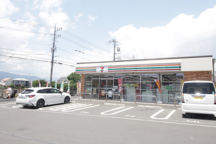 コンビニ　セブンイレブン小田原小台店（コンビニ）まで400m