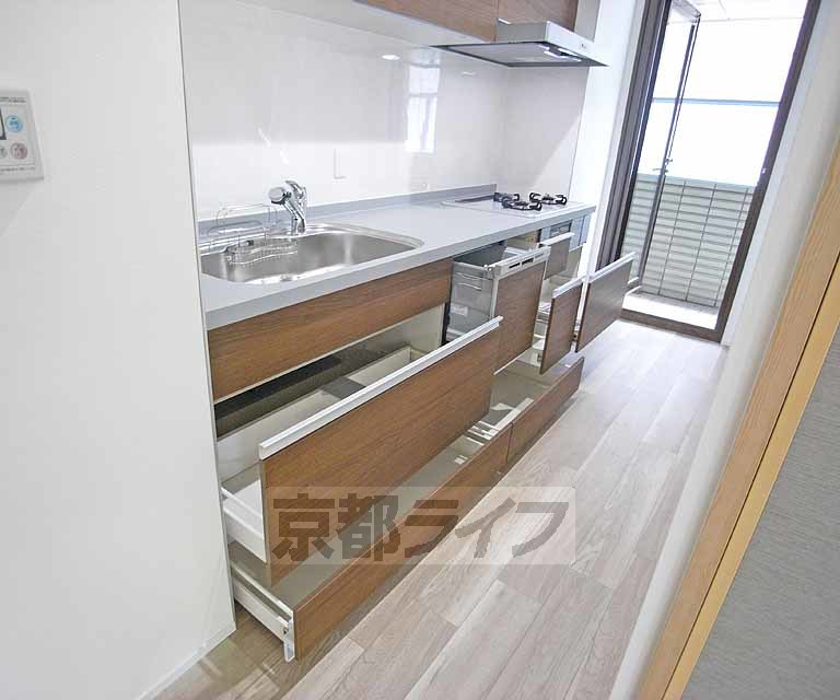 キッチン　食器洗浄機付き収納も多いです。