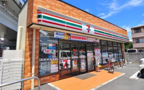 コンビニ　セブンイレブン 葛飾鎌倉3丁目店（コンビニ）まで371m