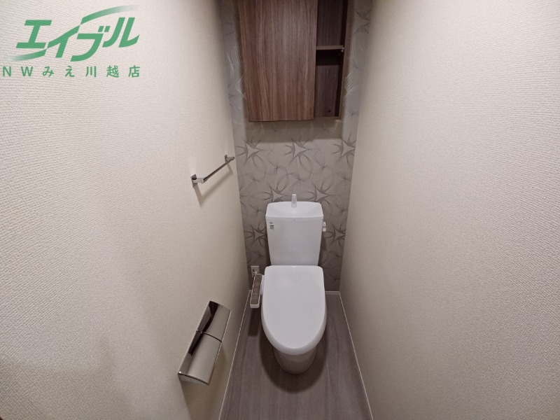 トイレ　同建物別部屋写真です