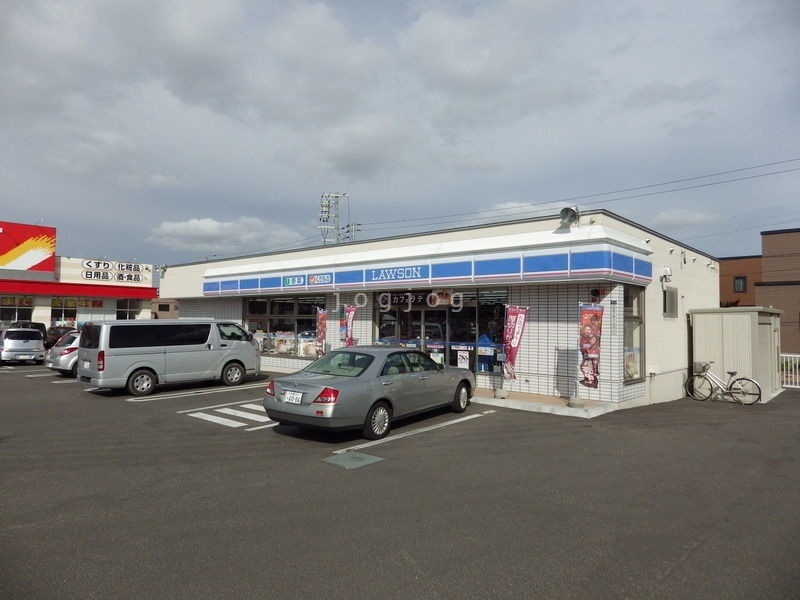 コンビニ　ローソン札幌真栄3条二丁目店（コンビニ）まで731m