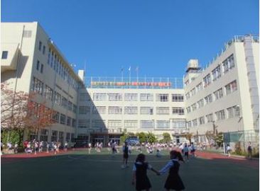 小学校　中央区立久松小学校（小学校）まで307m