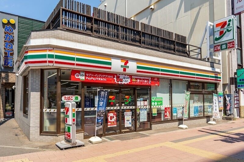 コンビニ　セブンイレブン札幌琴似本通店（コンビニ）まで110m