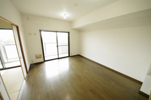 居室・リビング　東南角部屋で過ごしやすくてオススメです！