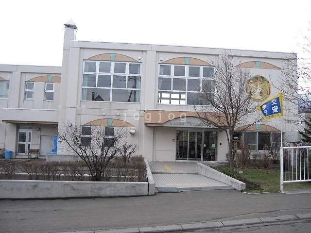 幼稚園・保育園　札幌市手稲区保育・子育て支援センター（幼稚園・保育園）まで542m