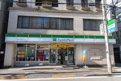 コンビニ　ファミリーマート 芝五丁目店（コンビニ）まで222m