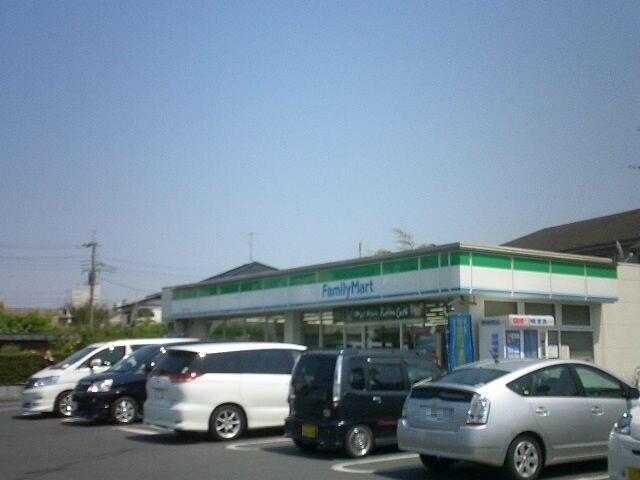 コンビニ　ファミリーマート大宮上小町店（コンビニ）まで249m