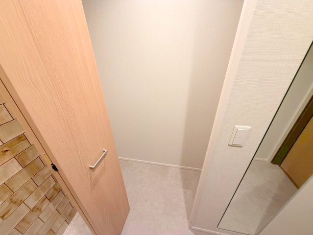 収納　大きいシューズボックスは靴がいっぱい入れれますね。
