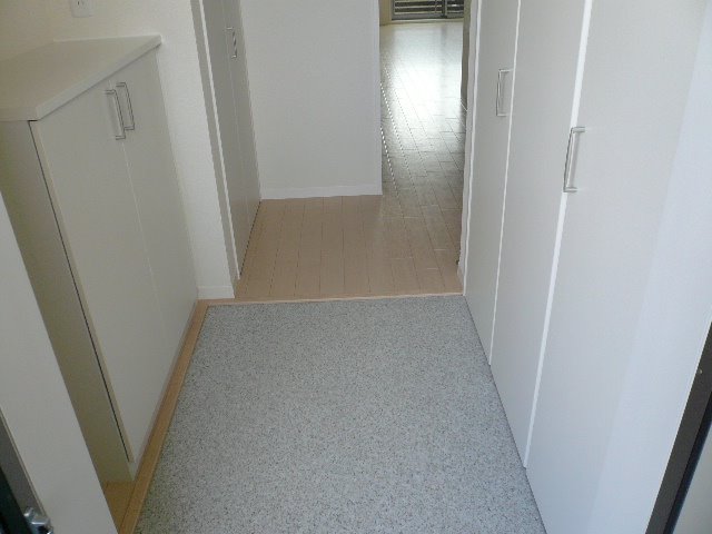 玄関　※同タイプ別部屋写真となります。