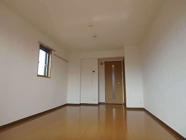 その他部屋・スペース　採光窓は角部屋のみ御座います。