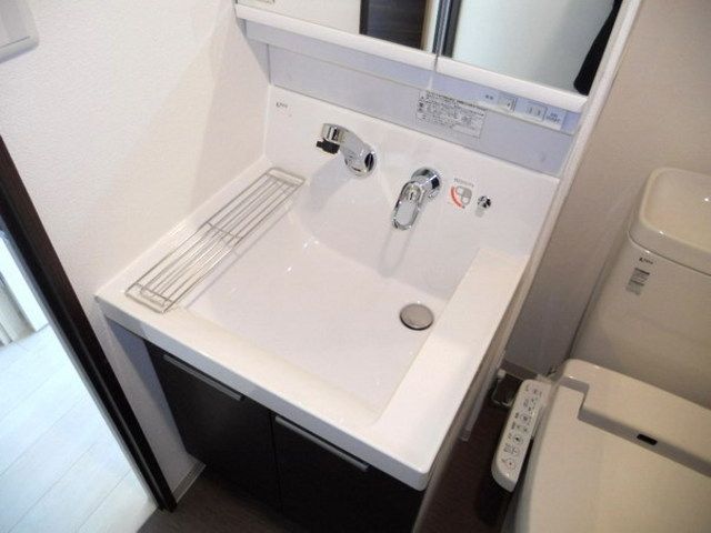 洗面設備　★洗面台はシャワー水栓です★