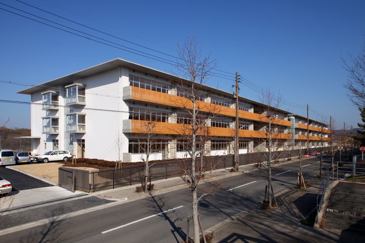 中学校　◆木津川市立木津南中学校◆（中学校）まで551m