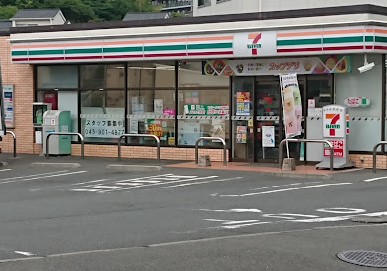 コンビニ　セブンイレブン 横浜荏子田店（コンビニ）まで655m