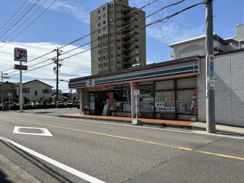 コンビニ　セブンイレブン名古屋中汐田店（コンビニ）まで858m