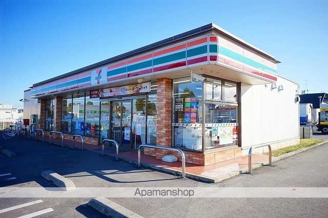 コンビニ　セブンイレブン（コンビニ）まで700m