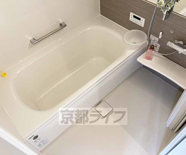 バス・シャワールーム　ゆったりとした浴室です！