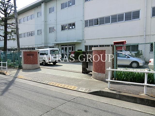 中学校　八王子市立いずみの森中学校（中学校）まで424m