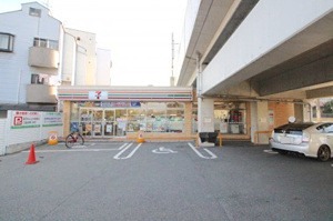コンビニ　セブンイレブン 大阪山之内元町店（コンビニ）まで292m