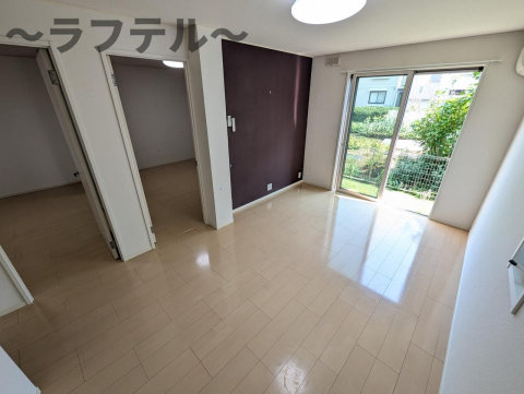キッチン　同メーカー施工　別部屋写真