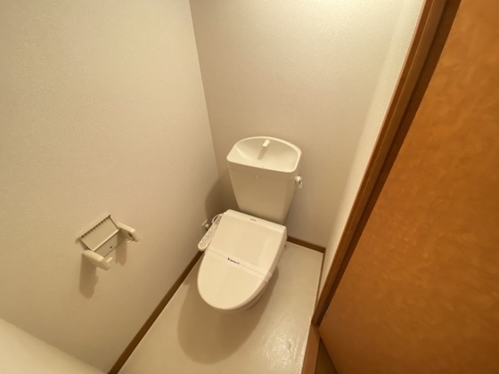 トイレ　※別部屋の写真です