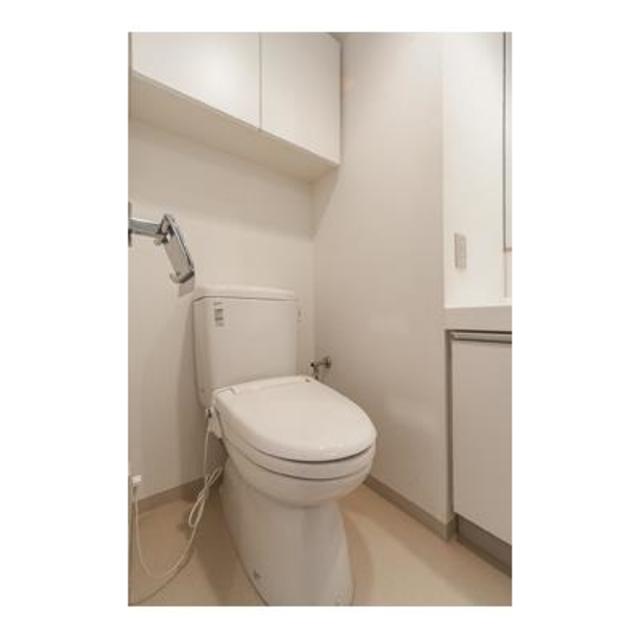 トイレ　※写真は同タイプ住戸です。
