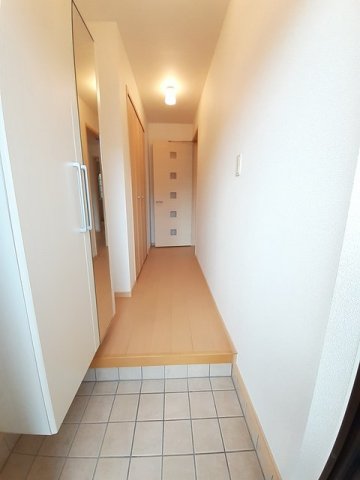 玄関　シンプルで使いやすい玄関です