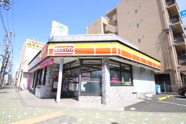 コンビニ　デイリーヤマザキ 岩塚駅店（コンビニ）まで45m