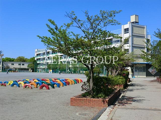 小学校　川口市立柳崎小学校（小学校）まで522m