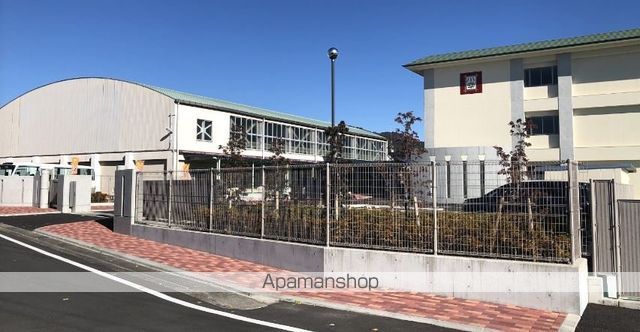 小学校　浜松市立井伊谷小学校（小学校）まで5238m