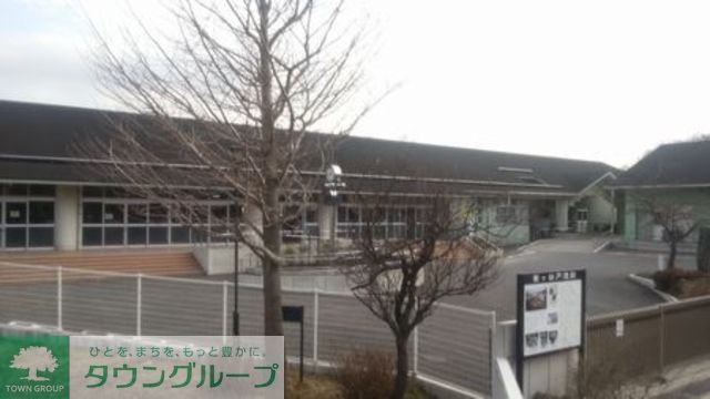 小学校　上依知小学校（小学校）まで730m