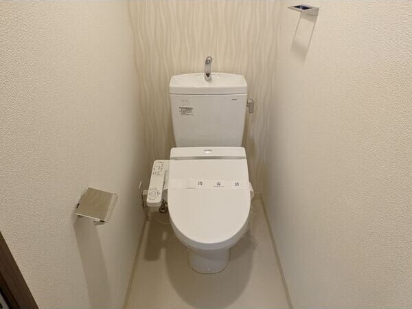 トイレ　同物件別部屋写真