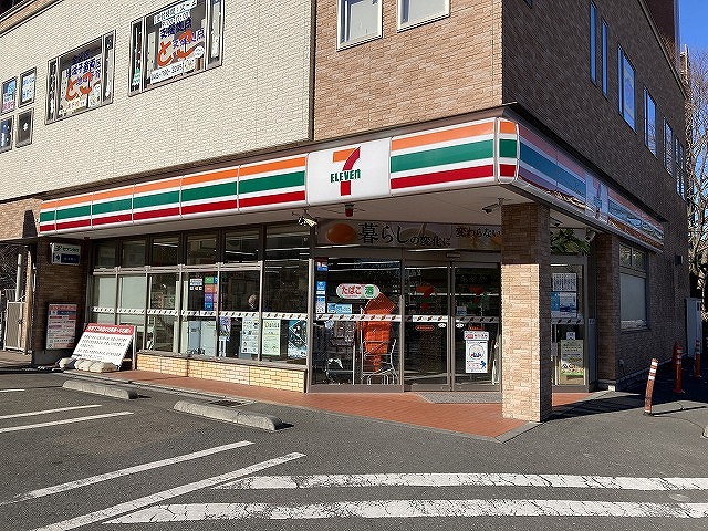 コンビニ　セブンイレブン（コンビニ）まで537m