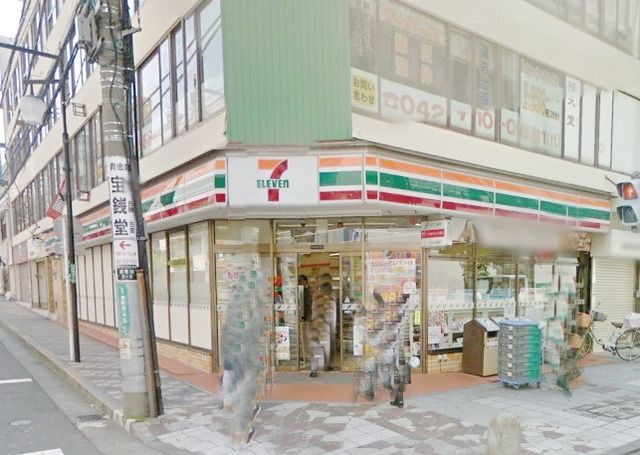 コンビニ　セブンイレブン（コンビニ）まで157m