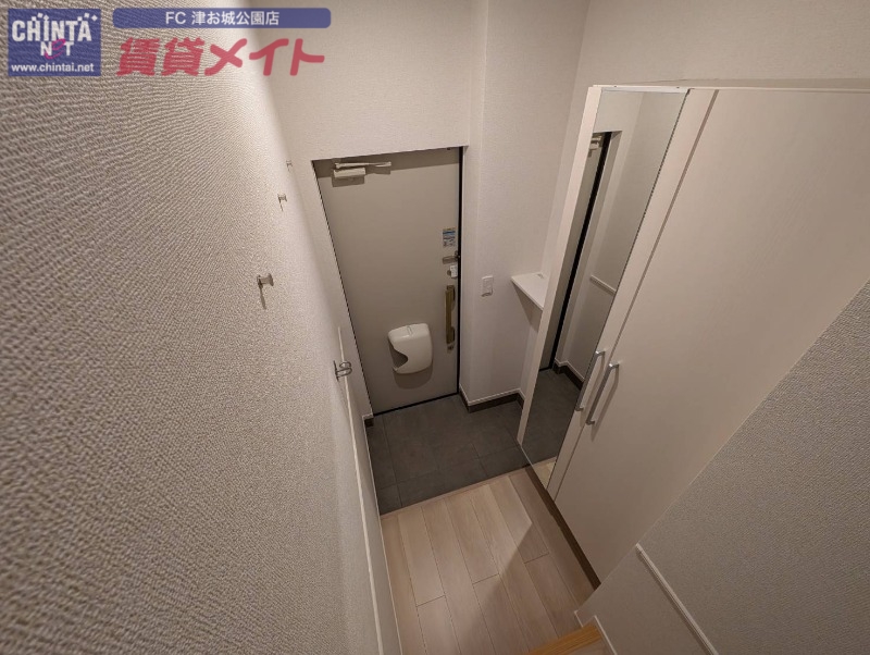 玄関　同タイプ写真