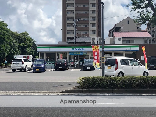 コンビニ　ファミリーマート（コンビニ）まで907m