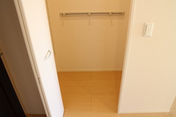 収納　ウォークインクローゼットあります