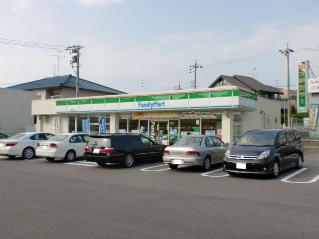 コンビニ　ファミリーマート名東高針店（コンビニ）まで350m
