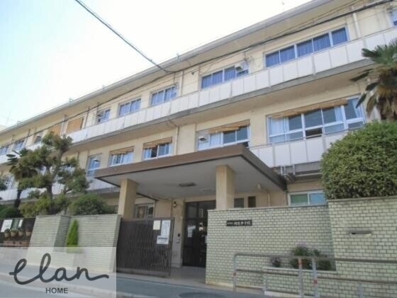 中学校　大阪市立相生中学校（中学校）まで806m