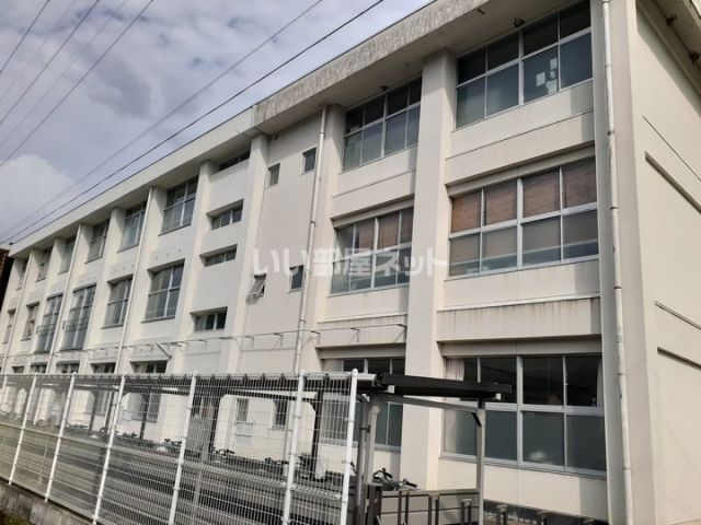 中学校　岡山市立瀬戸中学校（中学校）まで2463m