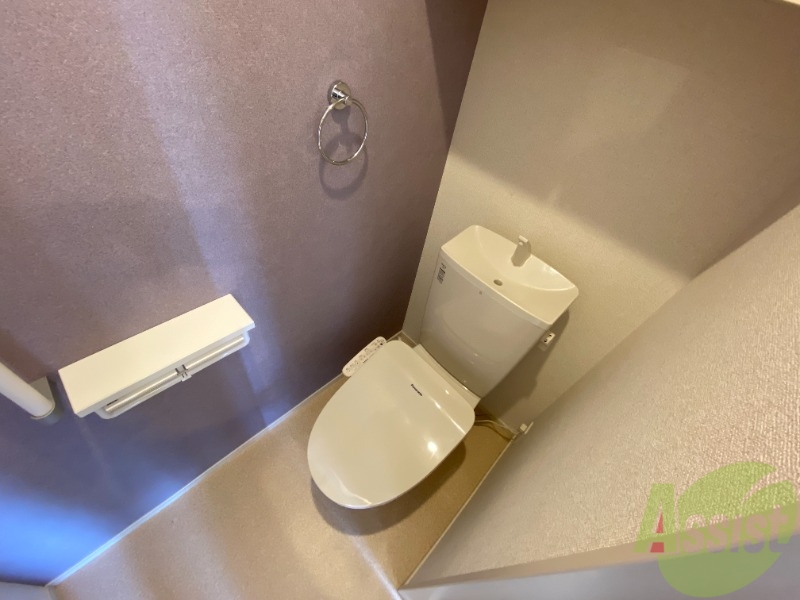 トイレ　トイレは温水洗浄便座で、とても快適にご利用いただけます。