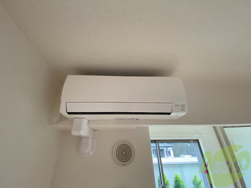 その他設備　部屋にはエアコンがあり、暑い日や寒い日も安心です。