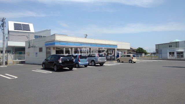 コンビニ　ローソン 鈴鹿三日市町店（コンビニ）まで265m