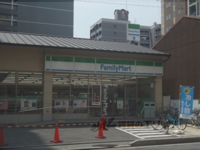 コンビニ　ファミリーマート四条西洞院店（コンビニ）まで100m