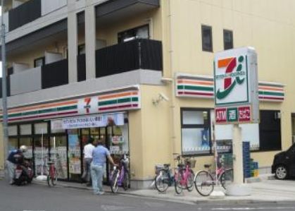 コンビニ　セブンイレブン荒川東日暮里1丁目店（コンビニ）まで125m